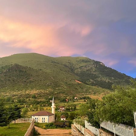Lura Hotel Fushe-Lure Dış mekan fotoğraf