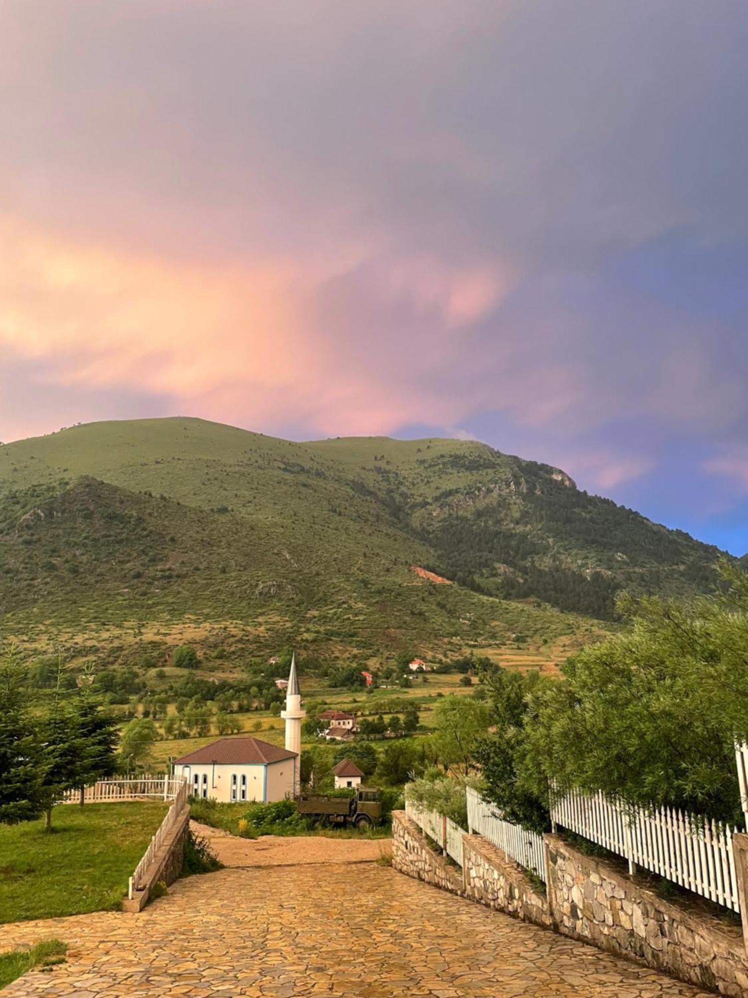 Lura Hotel Fushe-Lure Dış mekan fotoğraf