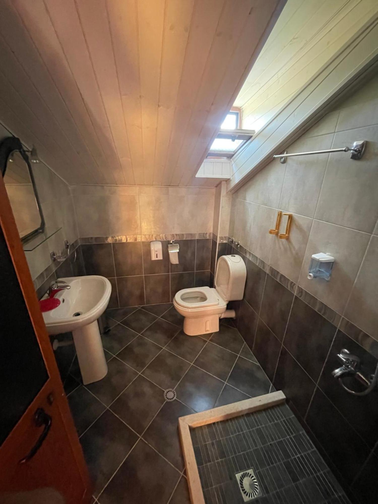 Lura Hotel Fushe-Lure Dış mekan fotoğraf