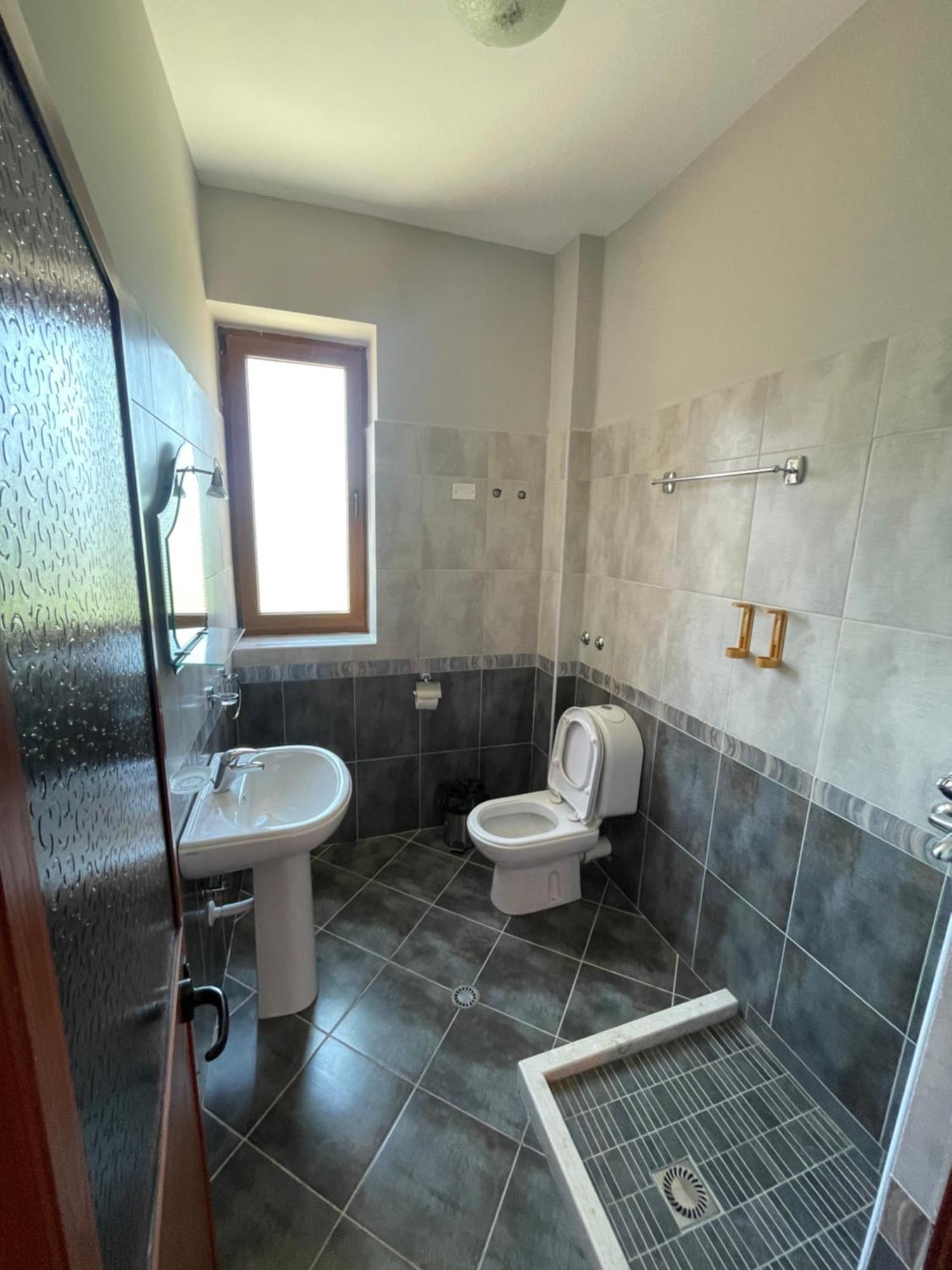 Lura Hotel Fushe-Lure Dış mekan fotoğraf