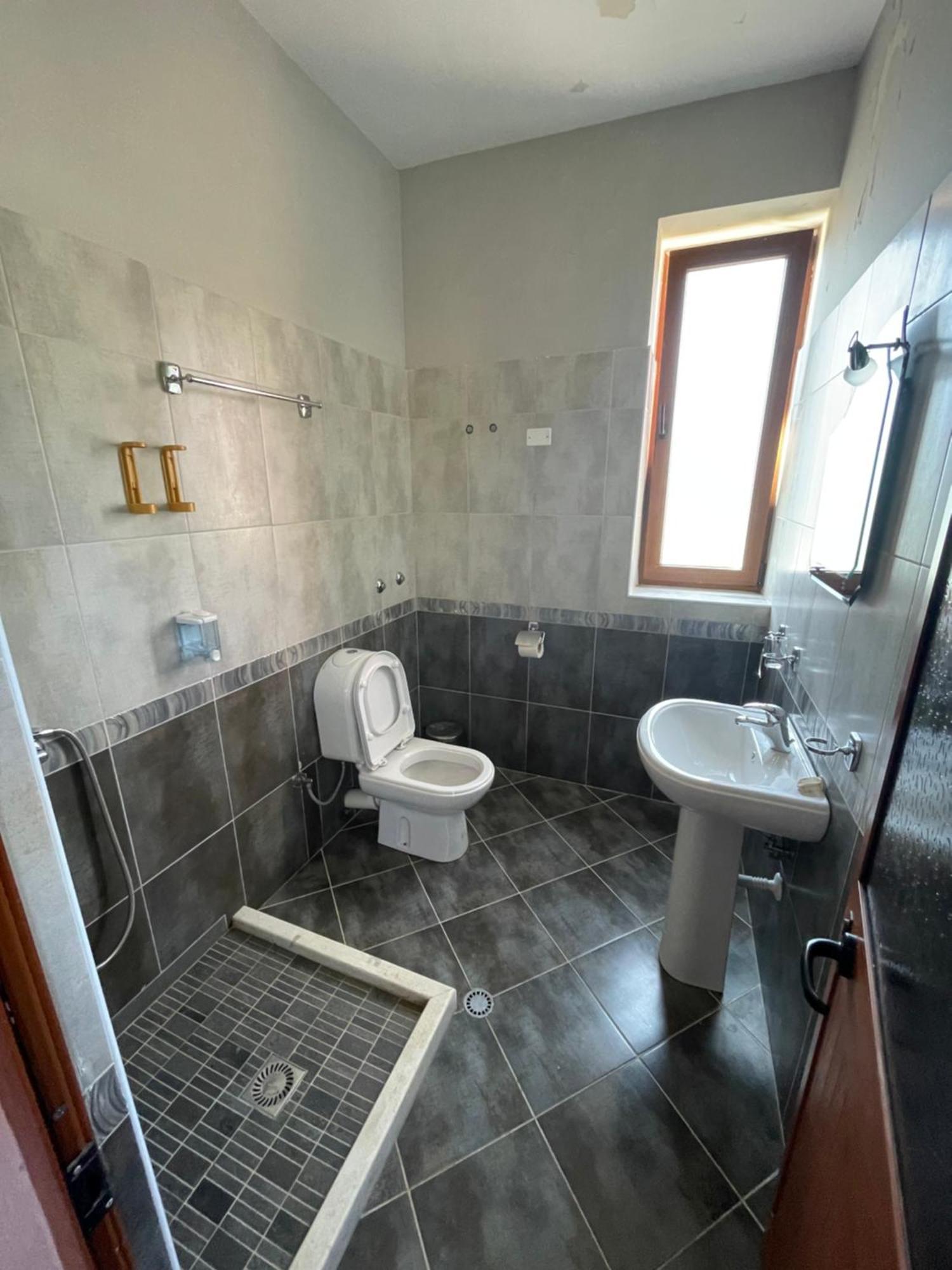 Lura Hotel Fushe-Lure Dış mekan fotoğraf
